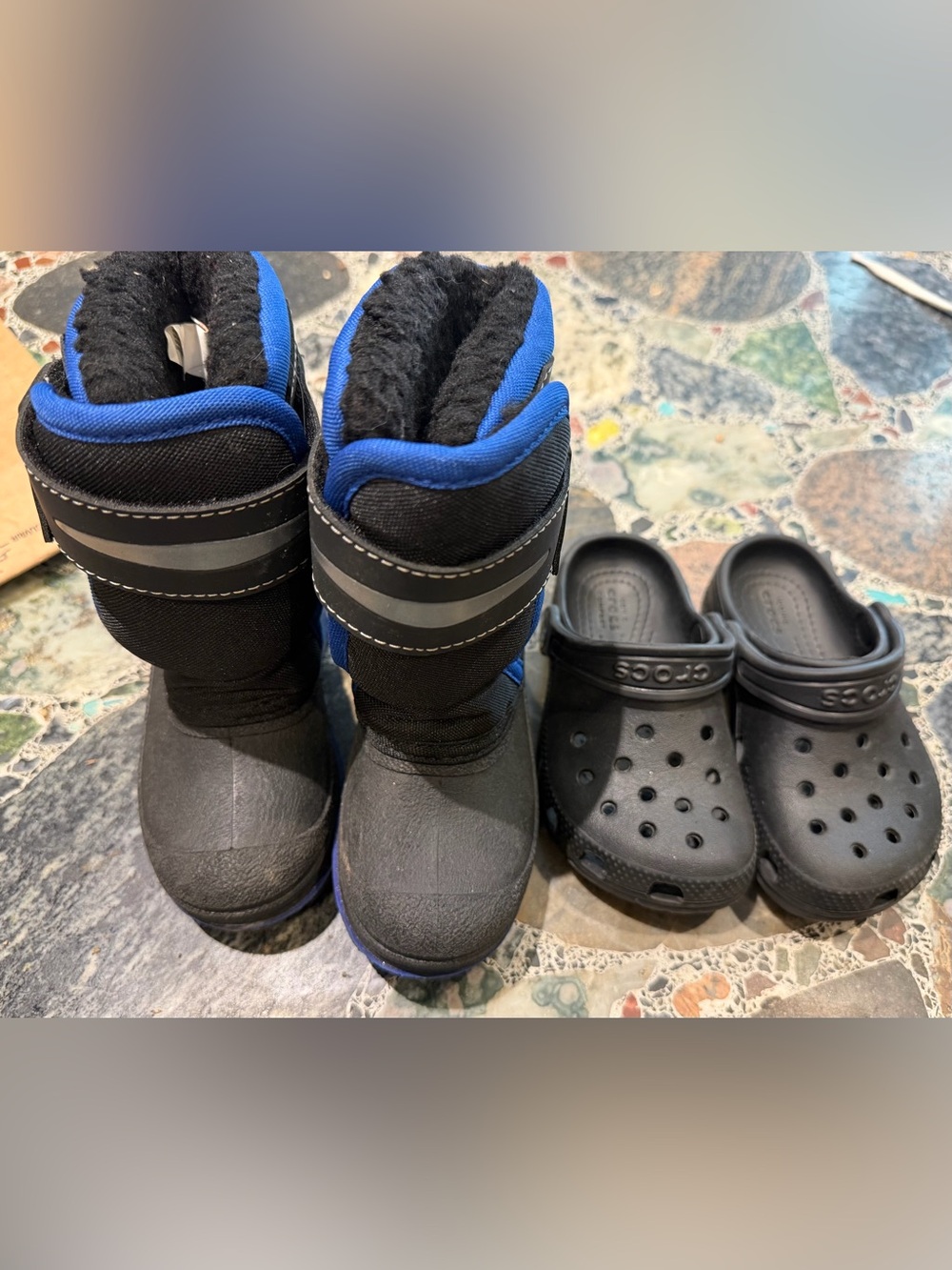 2 set CROCS Kids Black and Blue Winter Boot & Black Crocs Clog Set size 8